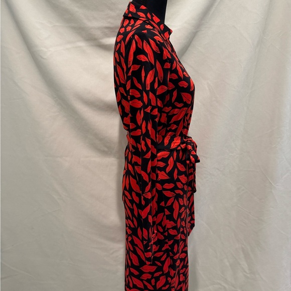Diane Von Furstenburg Black Silk Jersey Wrap Dress With Red Lips Print - Picture 2 of 14